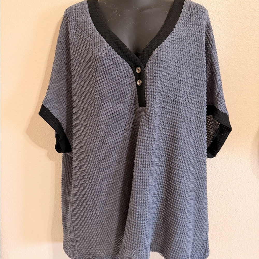 BloomChic Gray and Black V-Neck Waffle Blouse